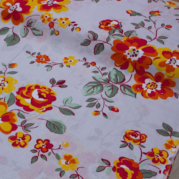 Percal Floral Amarelo e Vermelho 100% Algodão 150 Fios - 2,48 de Largura